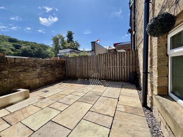 EXTERNAL GARDEN AND PARKING