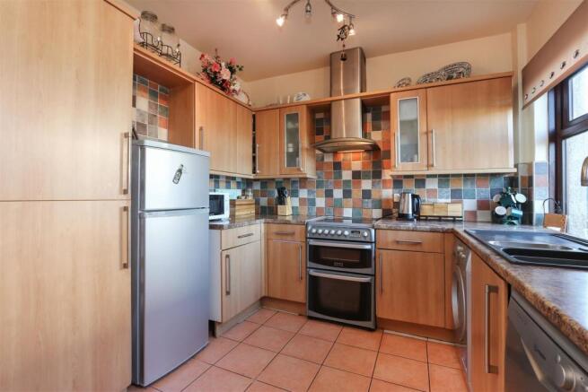 Kitchen2.jpg