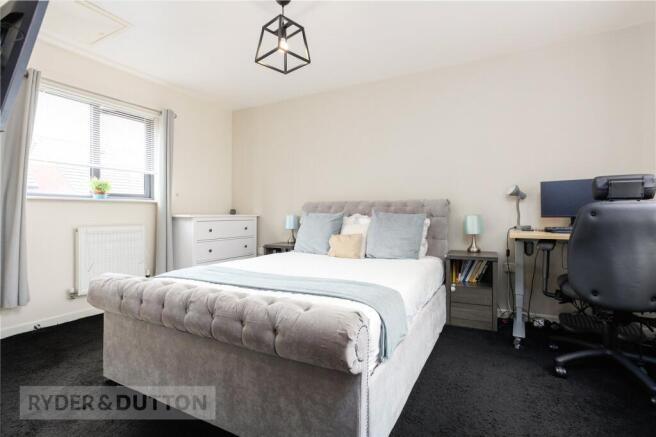 5 bed Semi-Detached for sale Image 12