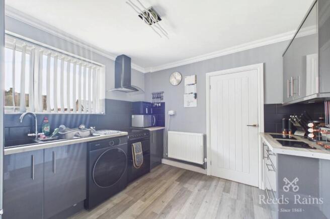 Stanley Avenue, Inkersall, Chesterfield, Derbyshire, S43 photo 4
