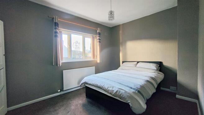 bed 2.jpg