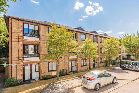 Walker Close, Hanwell