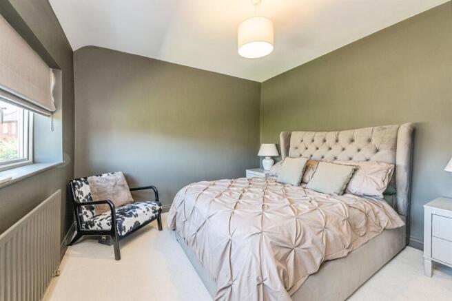 3 bed Semi-Detached for sale Image 10
