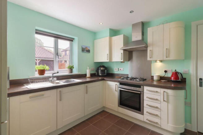 4 bed Semi-Detached for sale Image 7
