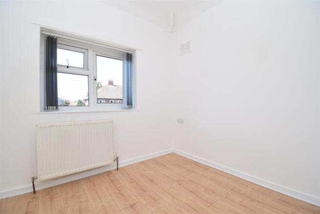 3 bed Semi-Detached to rent Image 12