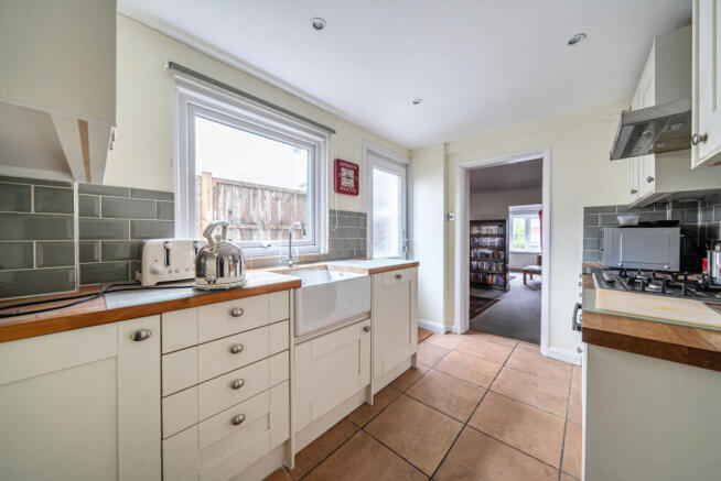 1399741-12-696904...