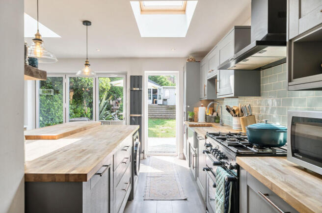 1302263-10-684017...