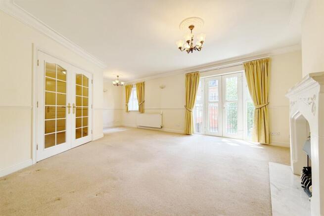 Living Room & Di