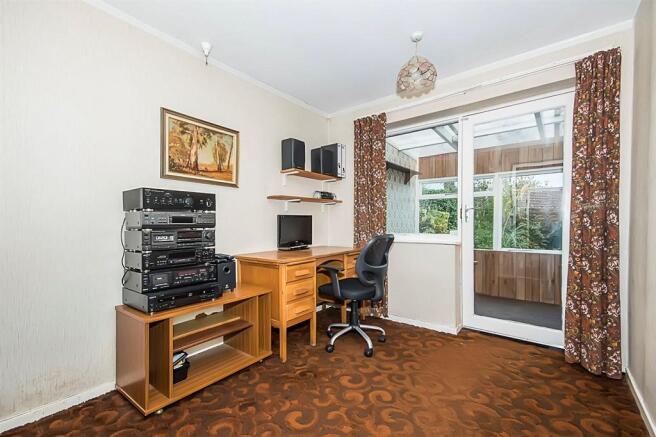 Bedroom/Dining Room / Office