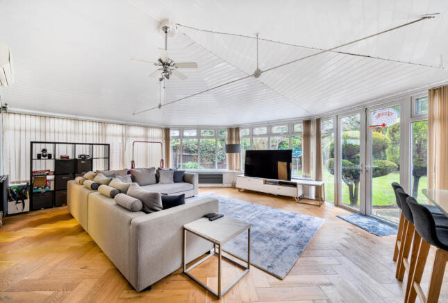 1393628-10-6964ae...