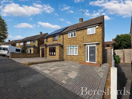 Wickford Drive, Romford, RM3