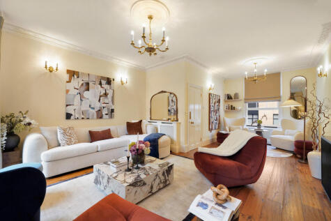Trevor Square, Knightsbridge, London, SW7