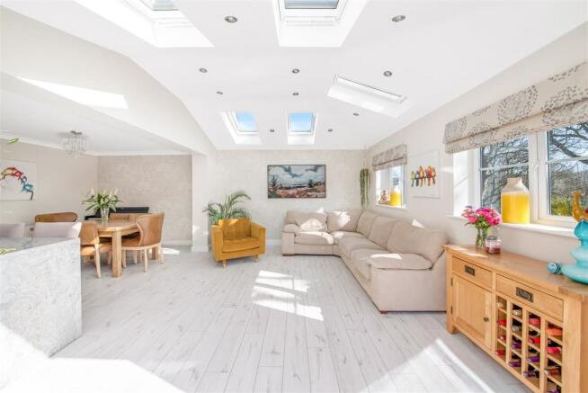 Kitchen Dining Lounge