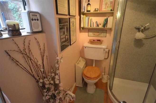 Shower room/WC: