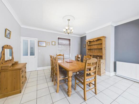 5 bed Terraced for sale Image 4