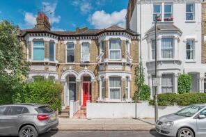 129, Lavender Sweep, London SW11 1EA