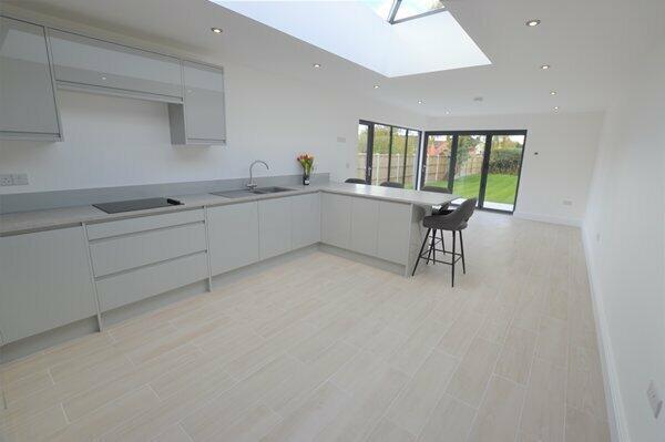 kitchen & breakfast room