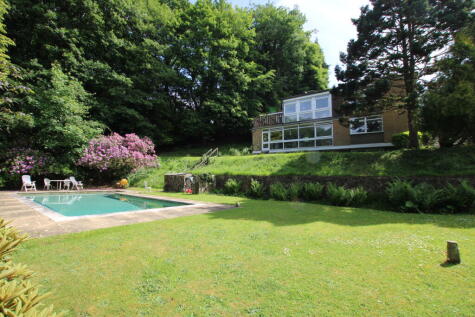 Glen Road, Grayshott, GU26