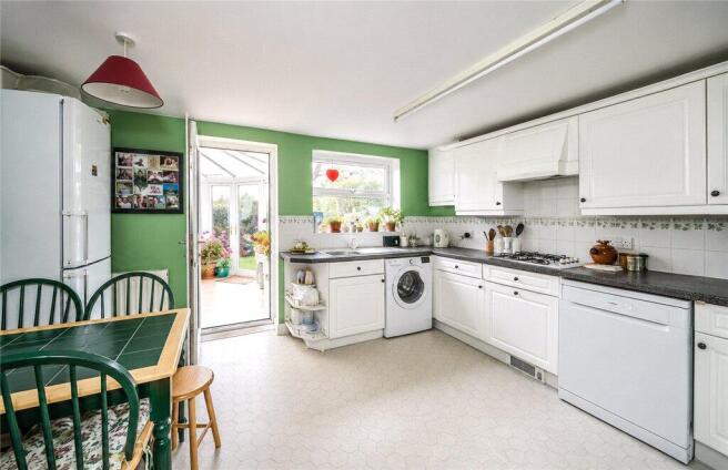 4 bed Detached for sale Image 2