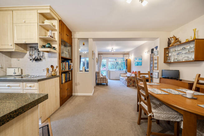 Ludlow Way, Croxley Green, Rickmansworth photo 4