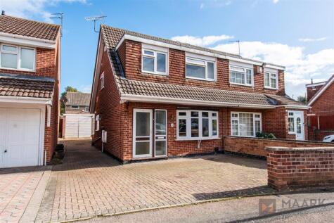 Three-Bedroom Semi-Detached Home – No Onward Chain – Cul-de-Sac Location – 4 Private Parking Spaces – Archer Close, Rush