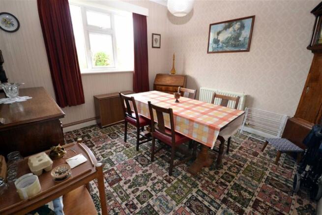DINING ROOM/BEDROOM 
