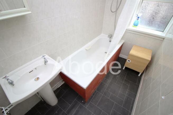 6 bed House to rent Image 8