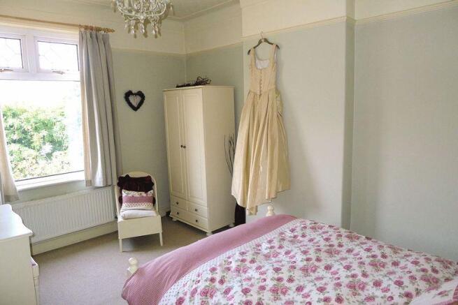 BEDROOM 2