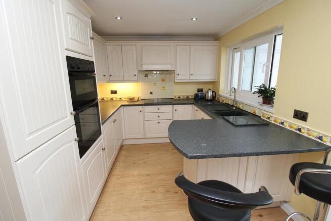 Kitchen/Breakfast...