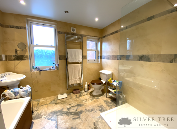 5 bed Semi-Detached for sale Image 12