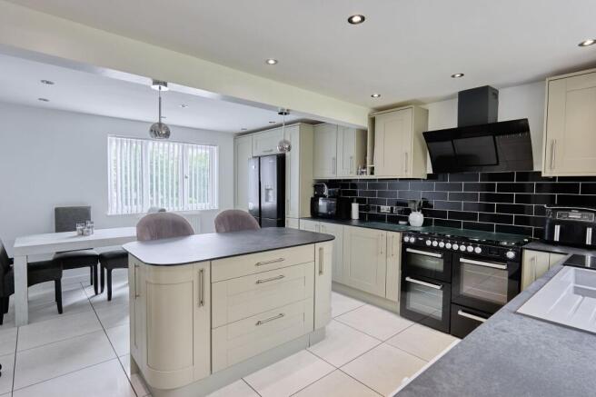 Kitchen/Dining Room