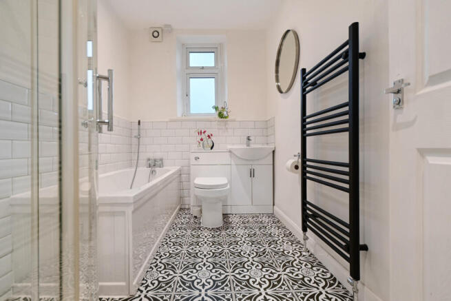 4 bed Semi-Detached for sale Image 11