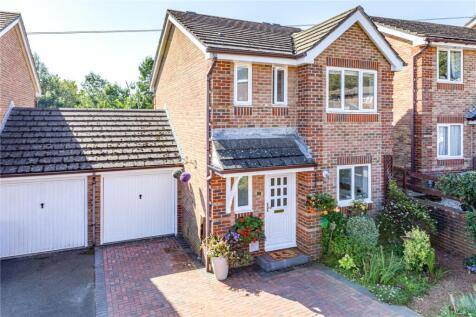 Crown Rise, Chertsey, Surrey, KT16