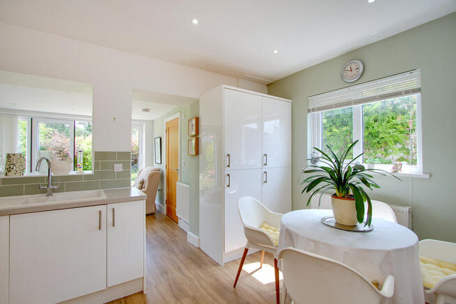 2 bed House for sale Image 4