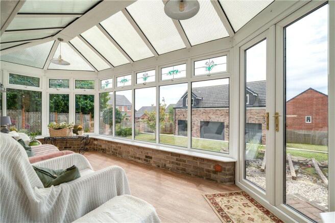 4 bed Bungalow for sale Image 7