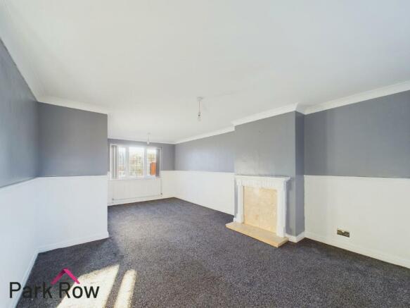 LOUNGE/DINING