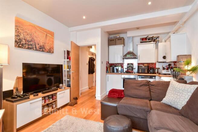 Lounge/ Kitchen