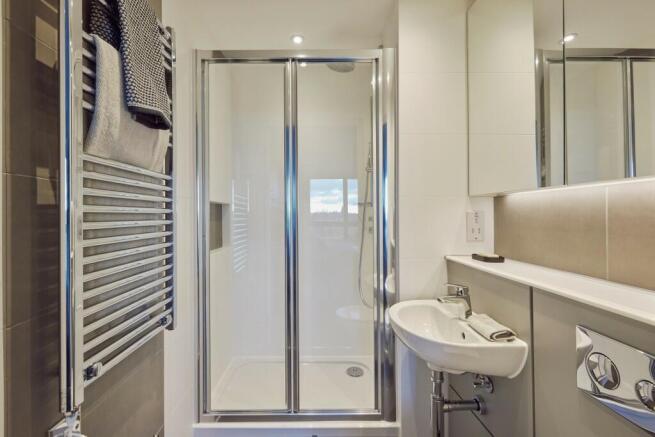 3 bed Apartment to rent Image 6
