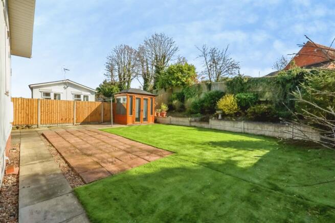 2 bed Park Home for sale Image 11
