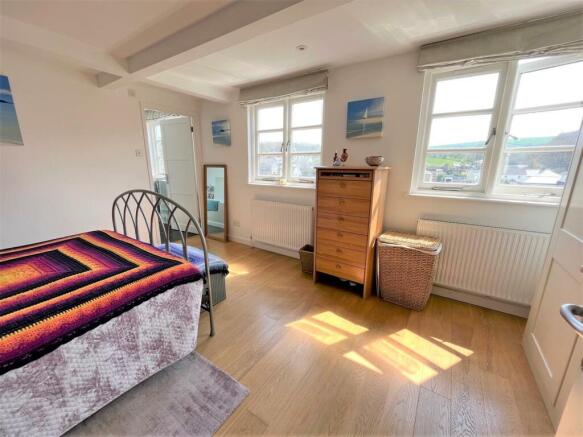 Bedroom 1.jpg
