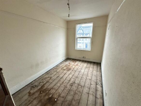 4 bed Block of Apartments for sale Image 7