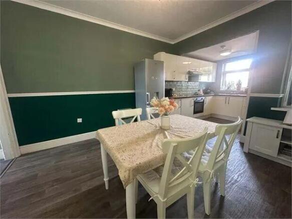 2 bed Semi-Detached for sale Image 5