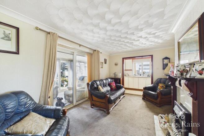 3 bed Semi-Detached for sale Image 4
