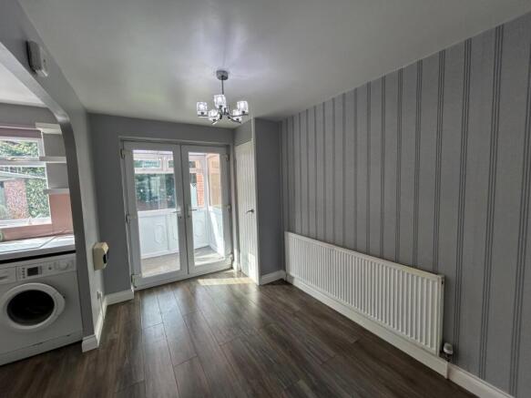 3 bed Semi-Detached to rent Image 6