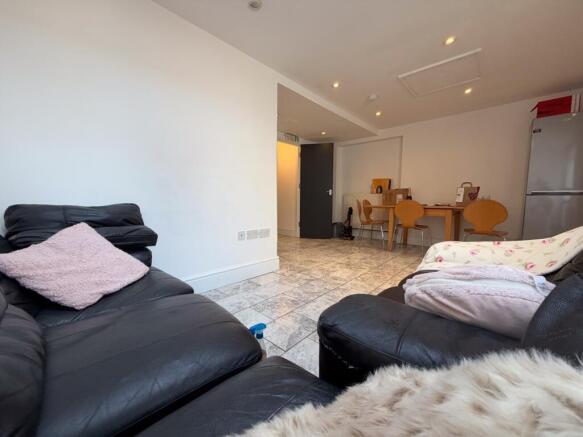 Call 02920 668585 to secure your viewing _3