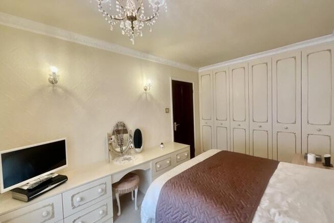 3 bed Bungalow for sale Image 12