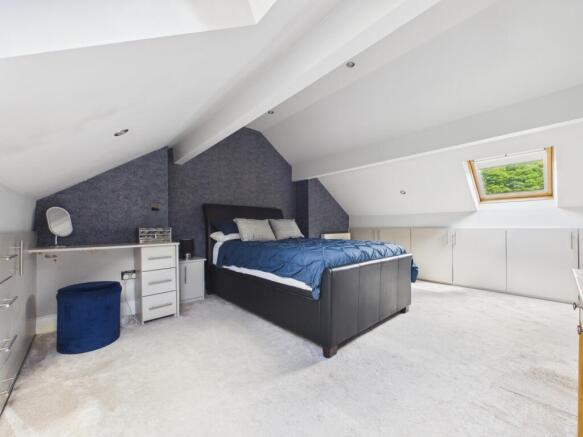 3 bed Terraced for sale Image 11
