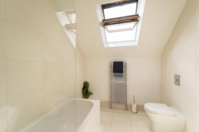 2 bed Flat for sale Image 10