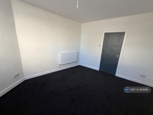 1 bed Flat to rent Image 3