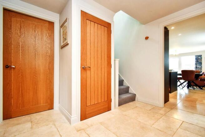 4 bed Detached for sale Image 11